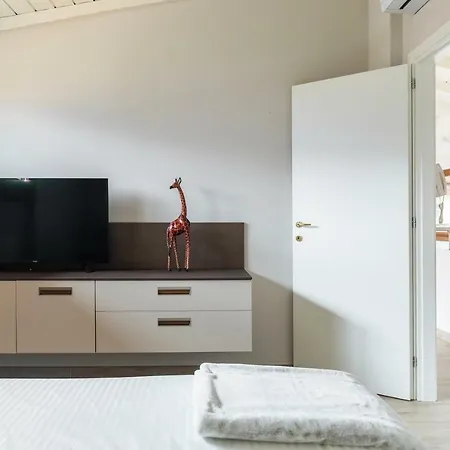 Mansarda I Cipressi Apartment *